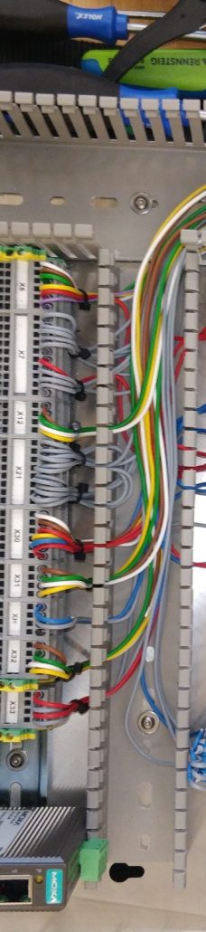 Verdrahtung von Elektrobaugruppen